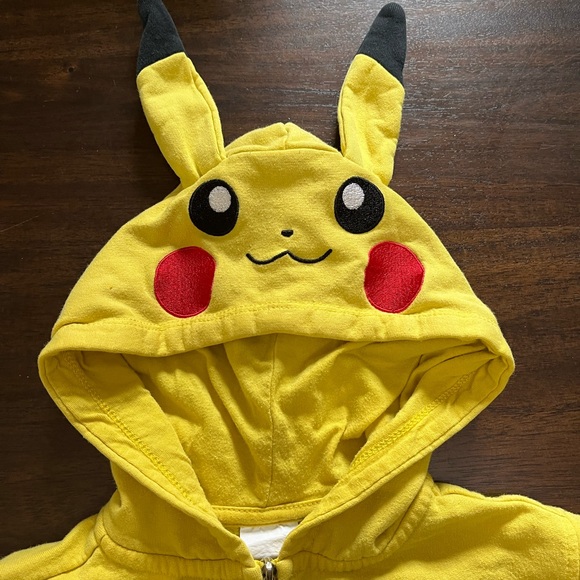 PIKACHU HOODIE SIZE XS/4/5 - Picture 2 of 5